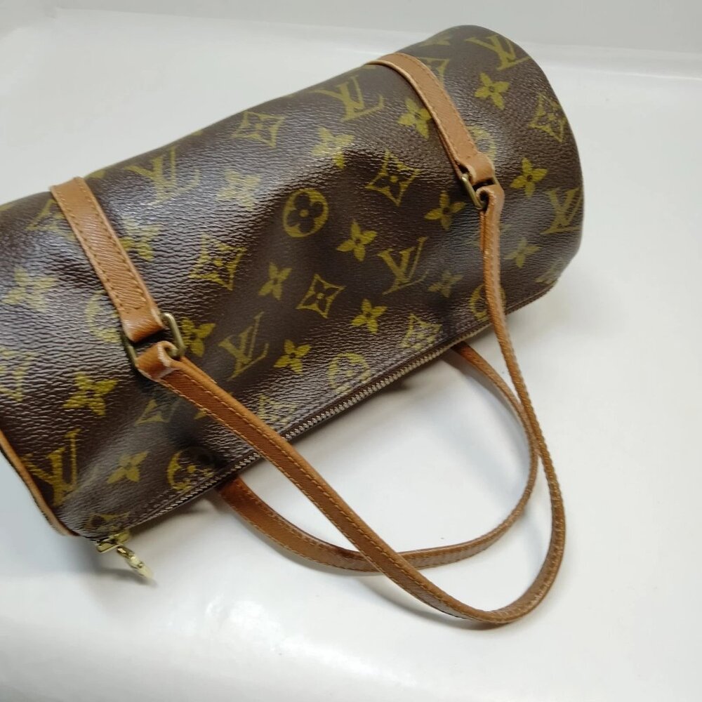 Louis Vuitton Papillon 26 Monogram Barrel Bag | Vintage LV Designer Handbag - Picture 6 of 11